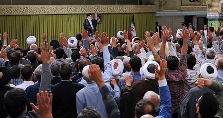 در سالروز عید سعید غدیر خم و در آستانه‌ی انتخابات ریاست جمهوری چهاردهم، هزاران نفر از مردم  با رهبر معظم انقلاب اسلامی دیدار کردند‌.