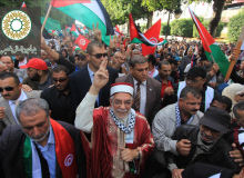 تجمع اعتراضی علیه رژیم فاسد و کودک‌کش رو به رو سفارت آمریکا در تونس